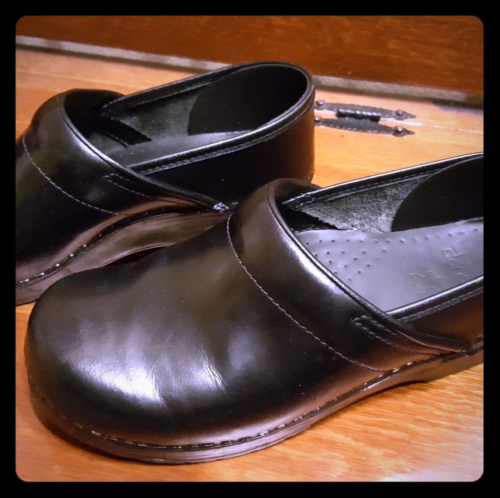 Dansko Black Professional Cabrio Clogs